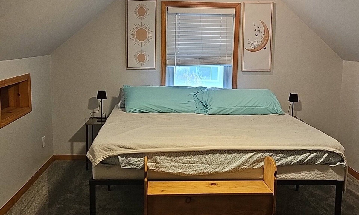 Maumee House | Spacious Family Retreat w/ADA Ramp & ADA bathroom