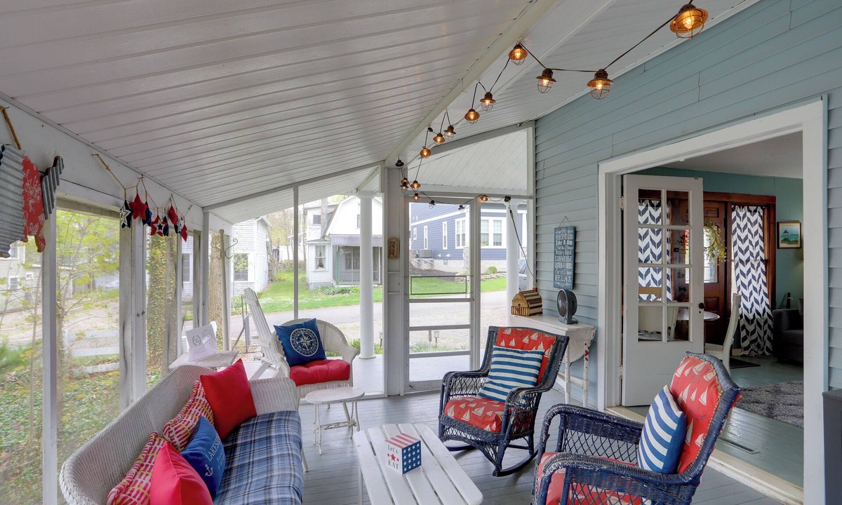 Lakeside Cottage | Spacious Lakeside Cottage - 2 Miles to Marblehead!