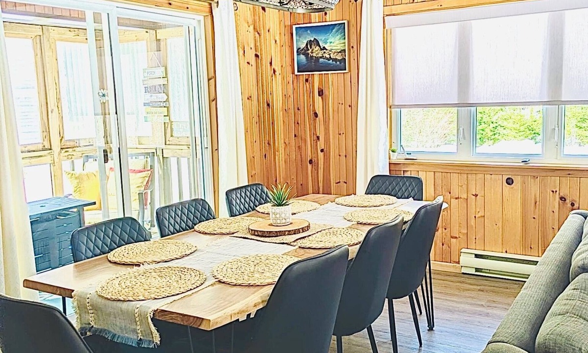 Queens Cottage | Spacious Luxe-Lodge 5br Lakefront
