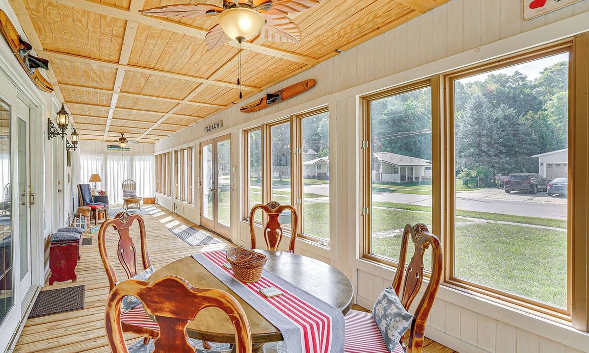 Manistee Cottage | Spacious Vintage Gem w/Sunroom in Manistee!