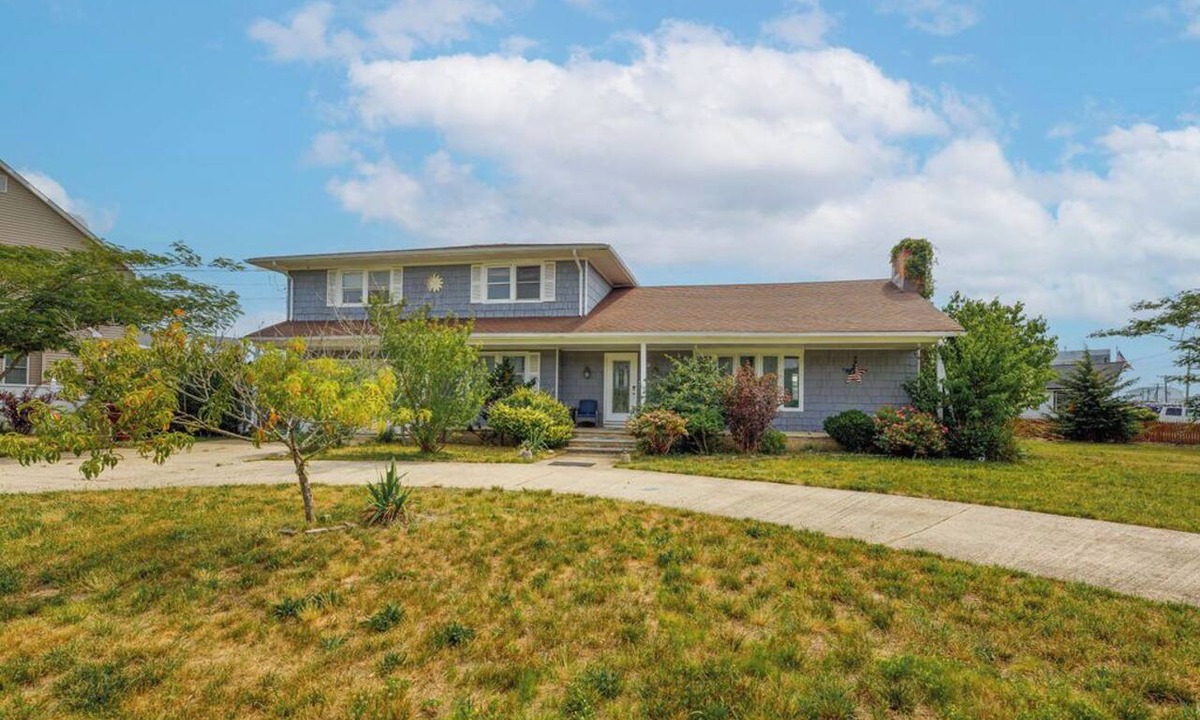 Bayville House | Spacious Waterfront house, gorgeous water views!