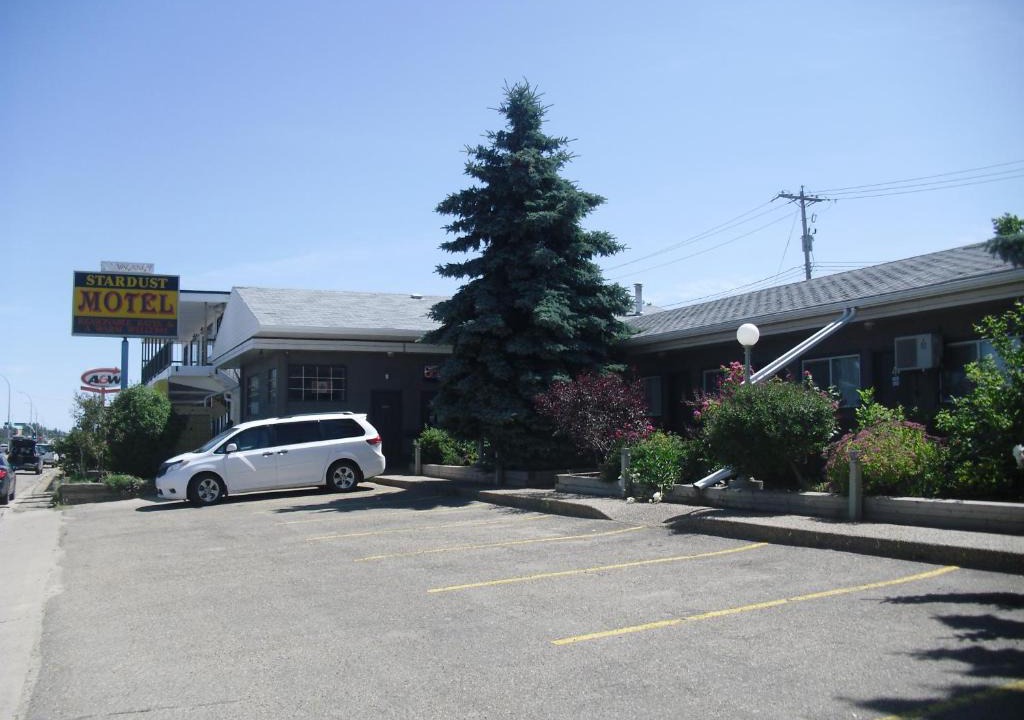 Camrose Hotel | Stardust Motel