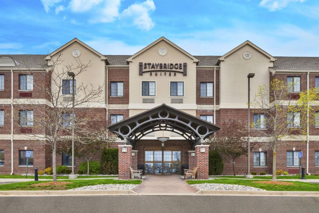 Okemos Hotel | Staybridge Suites Lansing-Okemos by IHG