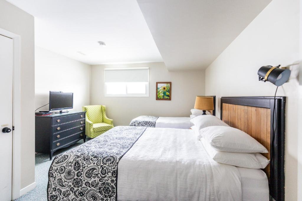 Ottawa Division House | Strathmere Country Retreat