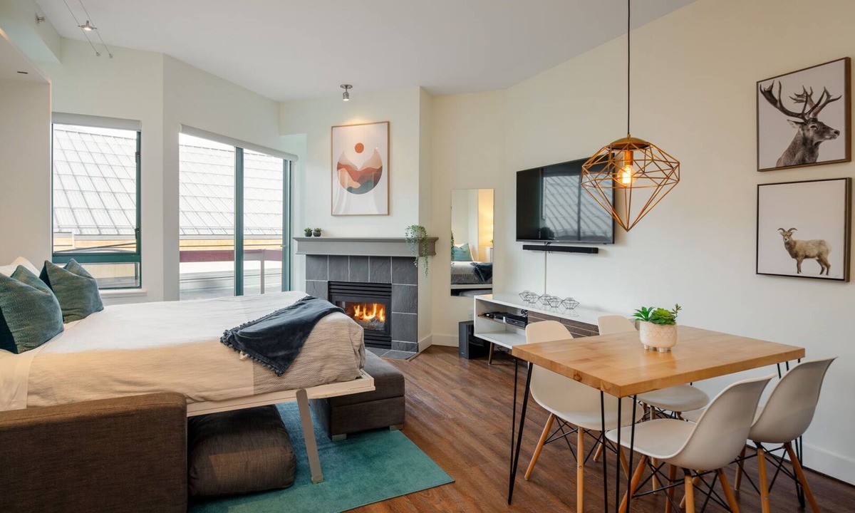 Village North Condo | Studio | Market Pavilion | Private Balcony | Common Hot Tub | Epic Village Location | Parking