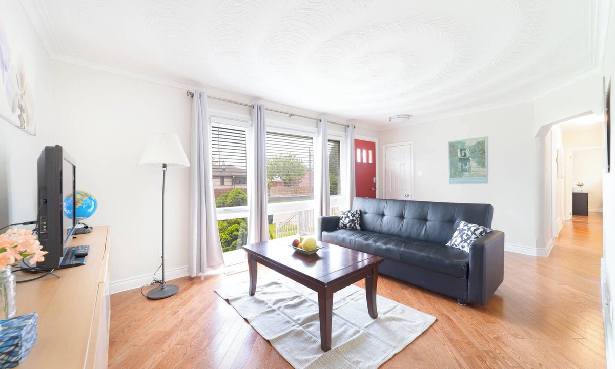 Wexford House | Stunning Detached Exclusive House - 7 Beds & Yard