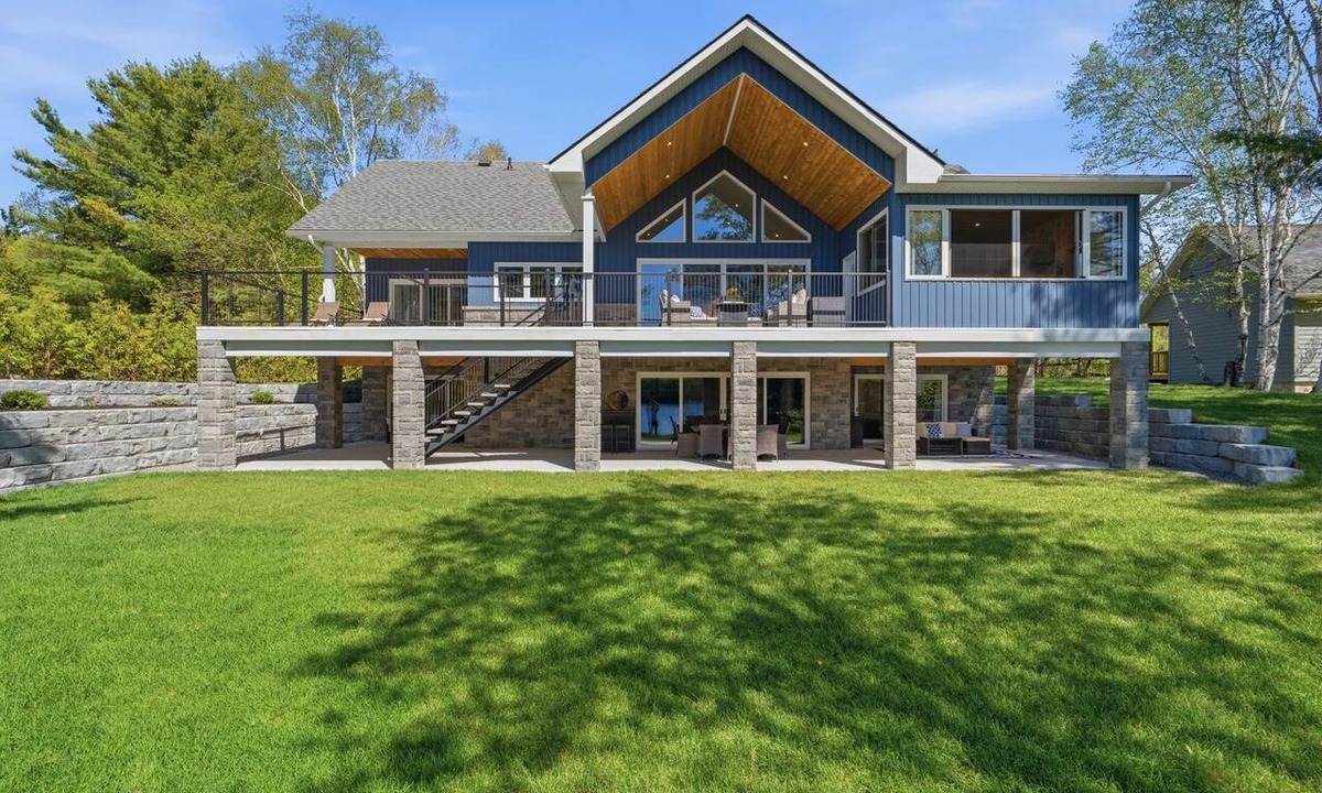 Faraday Cottage | Stunning Lakehouse!