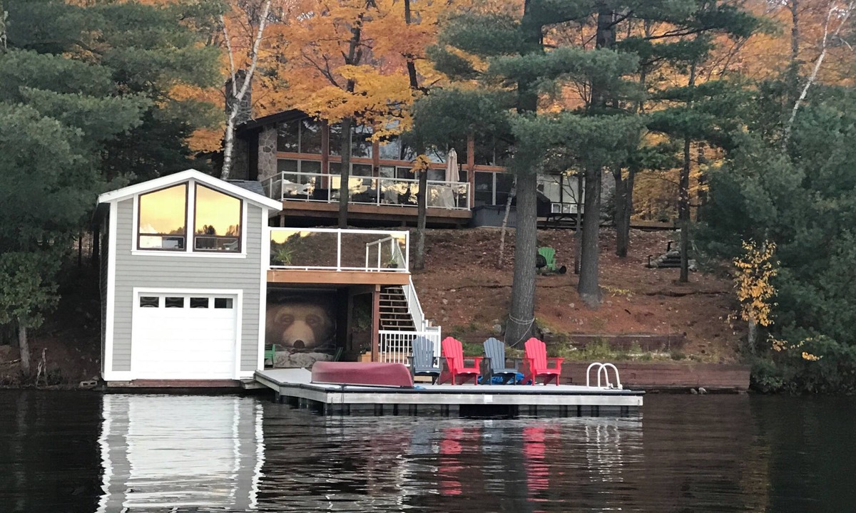 Novar Cottage | Stunning Muskoka Lake House | Hot Tub, Dock, Kayak