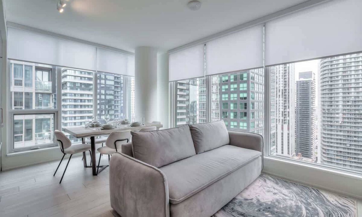 Toronto Entertainment District Condo | Stylish 2BR in Entertainment District + Fast WiFi