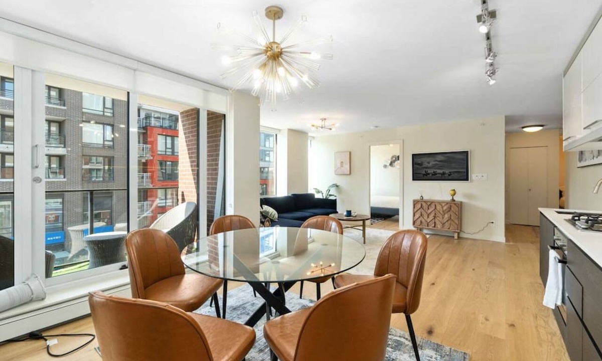 Chinatown Apartment | Stylish 3BD Chinatown Condo | Rooftop & City Views