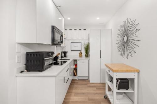 Fraserview Apartment | Stylish 3BR Basement Suite - Quiet Vancouver Area