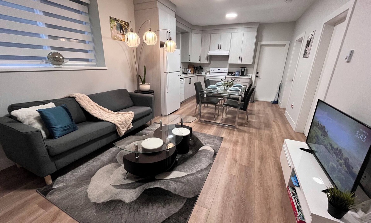 Willoughby House | Stylish 3BR Retreat by Langley Event Center