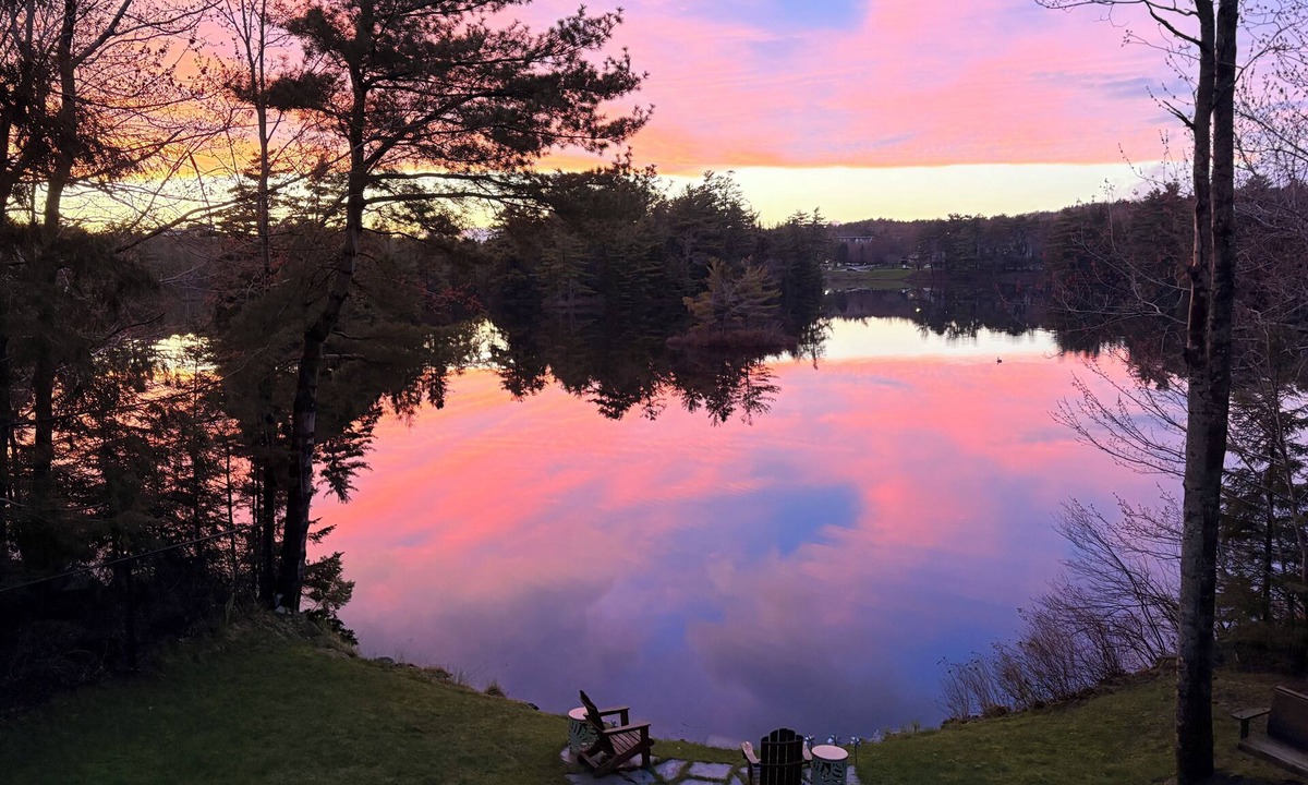 Bedford House | Stylish lakefront home with hot tub and stunning views