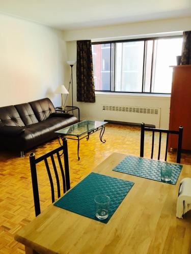 Downtown Montreal Apartment | Stylish Montreal Apartment: Comfortable Stay in the Golden Square Mile
