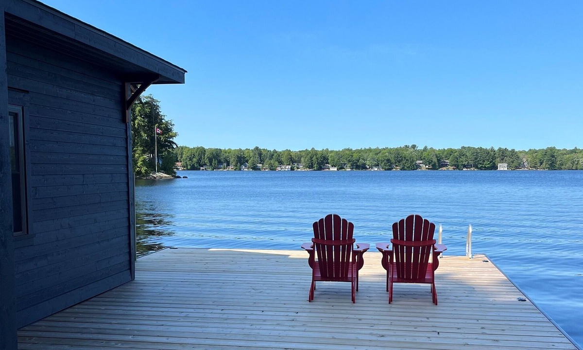 Bala Cottage | Sunset Point on Lake Muskoka with 470ft of frontage