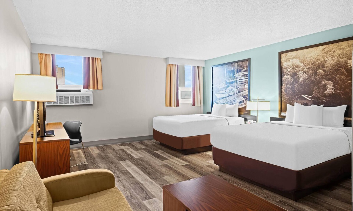 Thunder Bay Hotel | Super 8 by Wyndham Thunder Bay