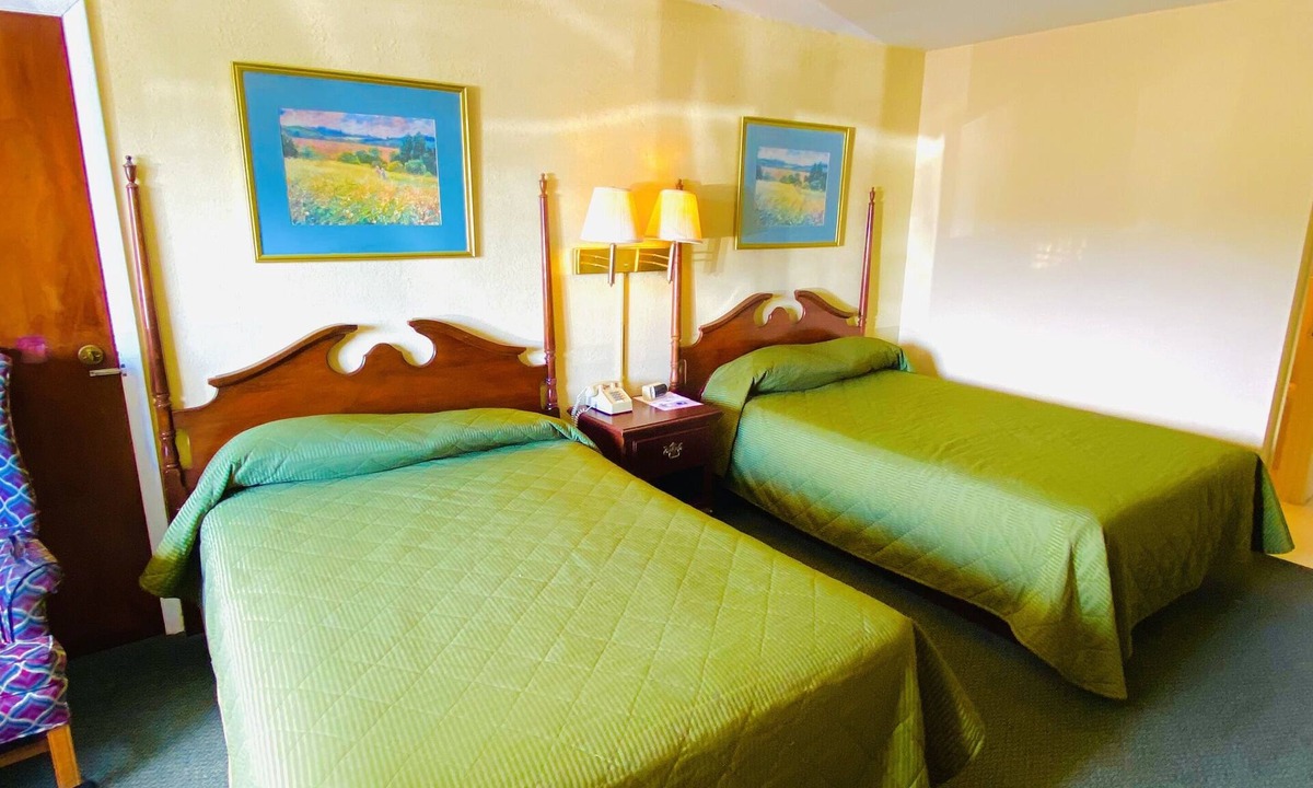 Heaters Hotel | Sutton Lane Motel