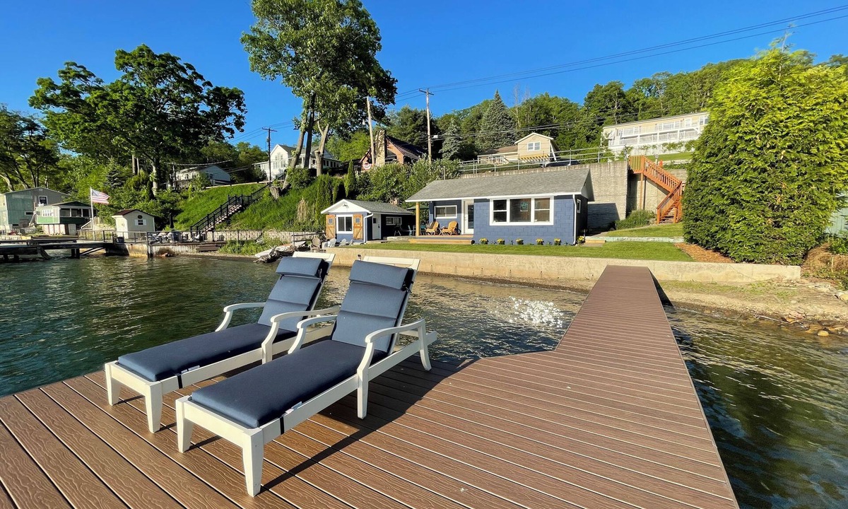 Dundee House | Swim, Sip, and Stay Awhile at this Beautiful Keuka Lake Retreat!