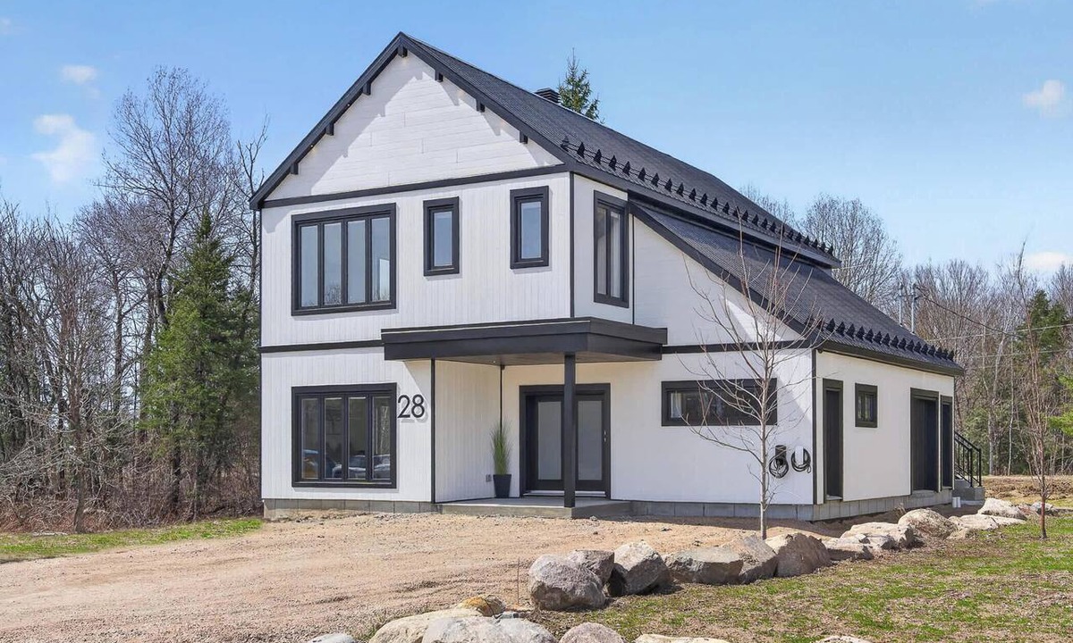 Saint-Basile House | Tee Time - Chalet 2 condos Golf Piscines - Resort pres de Quebecneuf