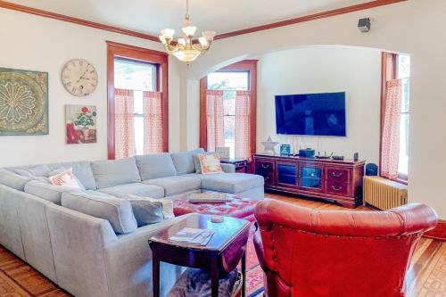 Manistee House | The Blacker House
