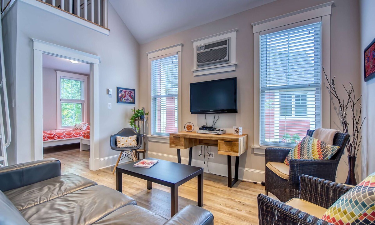 Cherry Valley House | The Bluebird - 7 Summer Village
