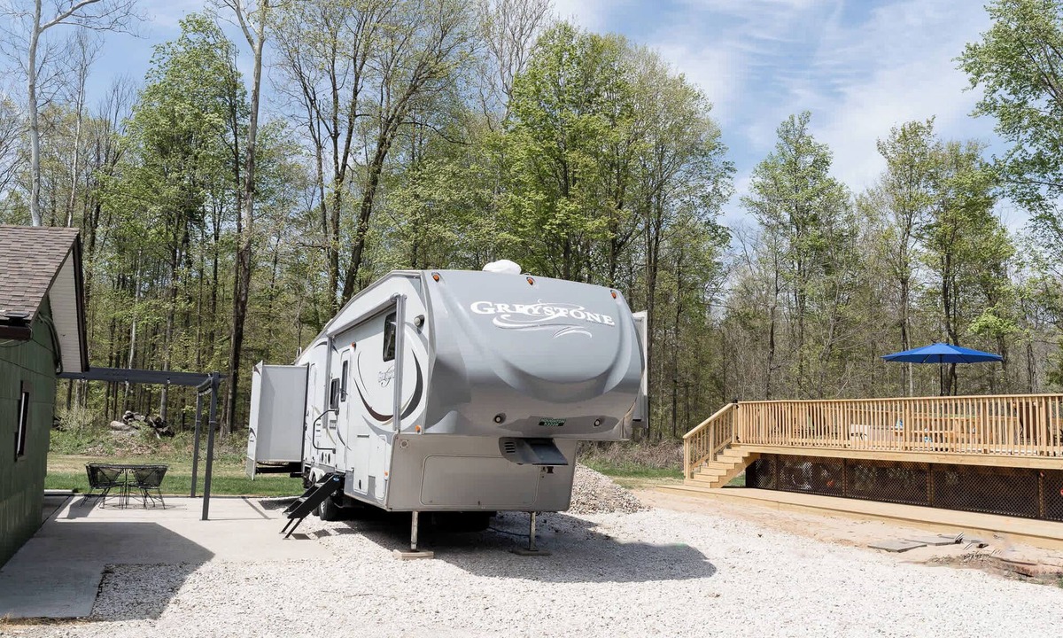 Onondaga House | The Grand Riverhouse & Camper