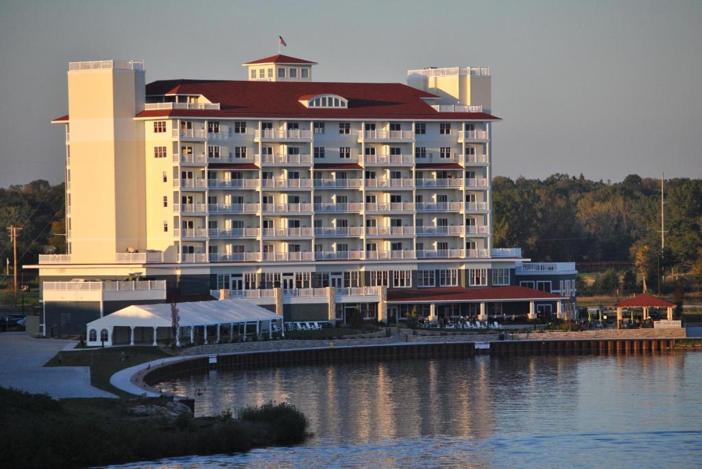 Saint Joseph Resort | The Inn at Harbor Shores