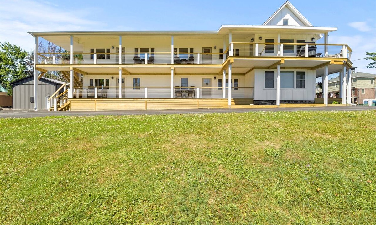 Sodus Point Apartment | The Lake House | Luxury Retreat Sleeps 19