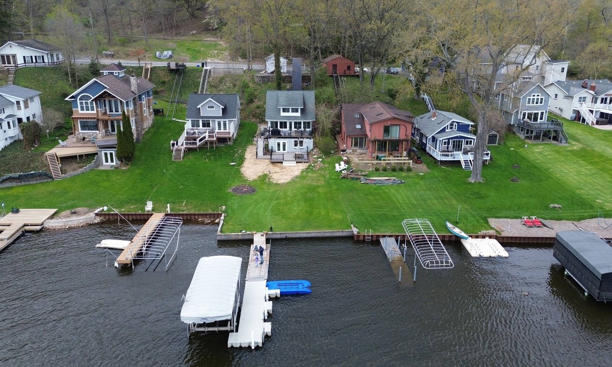 East Irondequoit House | The Luxe Bay House