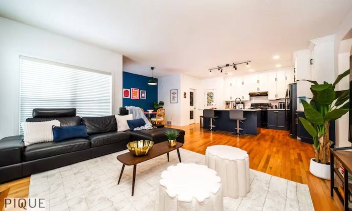 Griesbach House | The Obsolete Suite - HotTub - King Bed - AC - Pet Friendly
