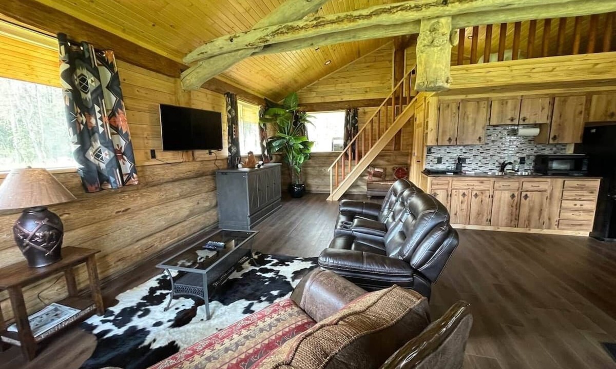 Division No. 11 House | The Ram cabin - Bear Creek cabins