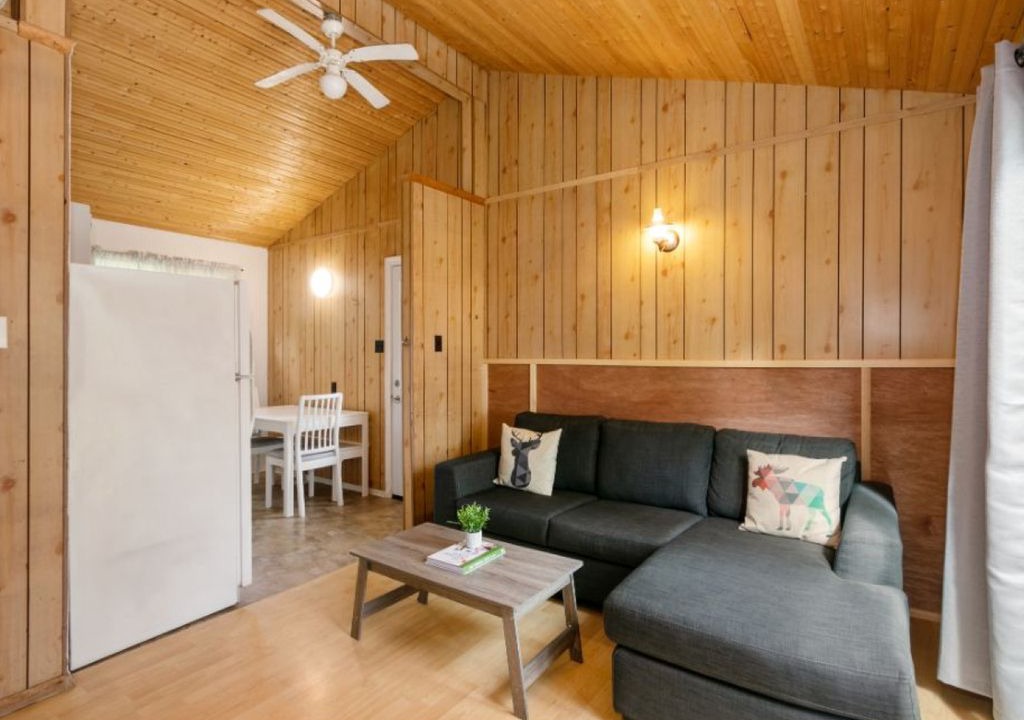 Havelock-Belmont-Methuen House | The Trace at Oak Lake - Cozy Cabin on the Lake