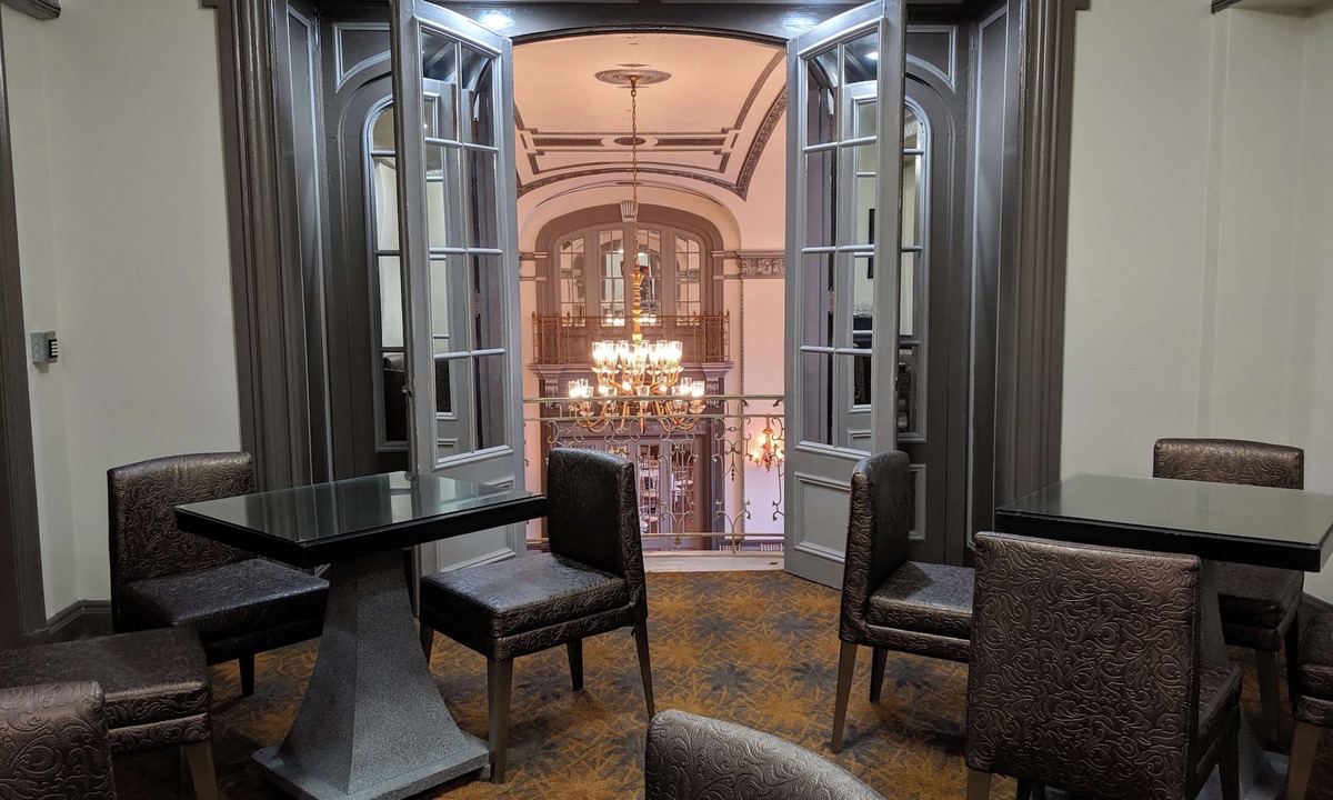 University Circle Hotel | The Tudor Arms Hotel Cleveland - a DoubleTree by Hilton