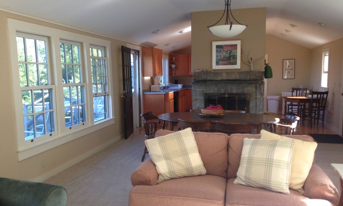Vinalhaven Cottage | "The Villa" - Private Cottage with Views & Shorefront