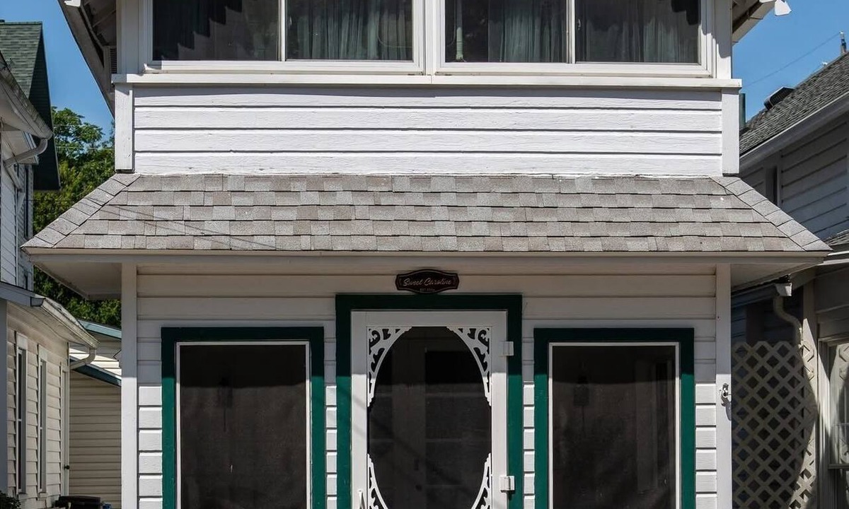 Lakeside Cottage | Totally renovated cozy Lakeside cottage with 4 bedrooms for a relaxing getaway