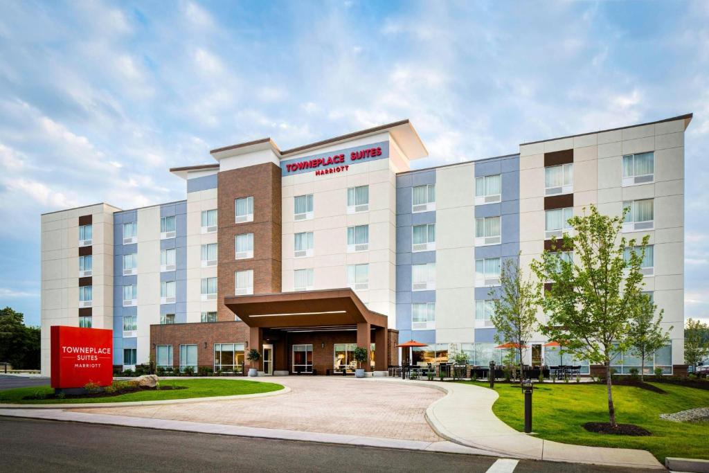 Perrysburg Hotel | TownePlace Suites by Marriott Toledo Perrysburg