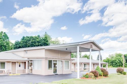 Horseheads Hotel | Travel Inn
