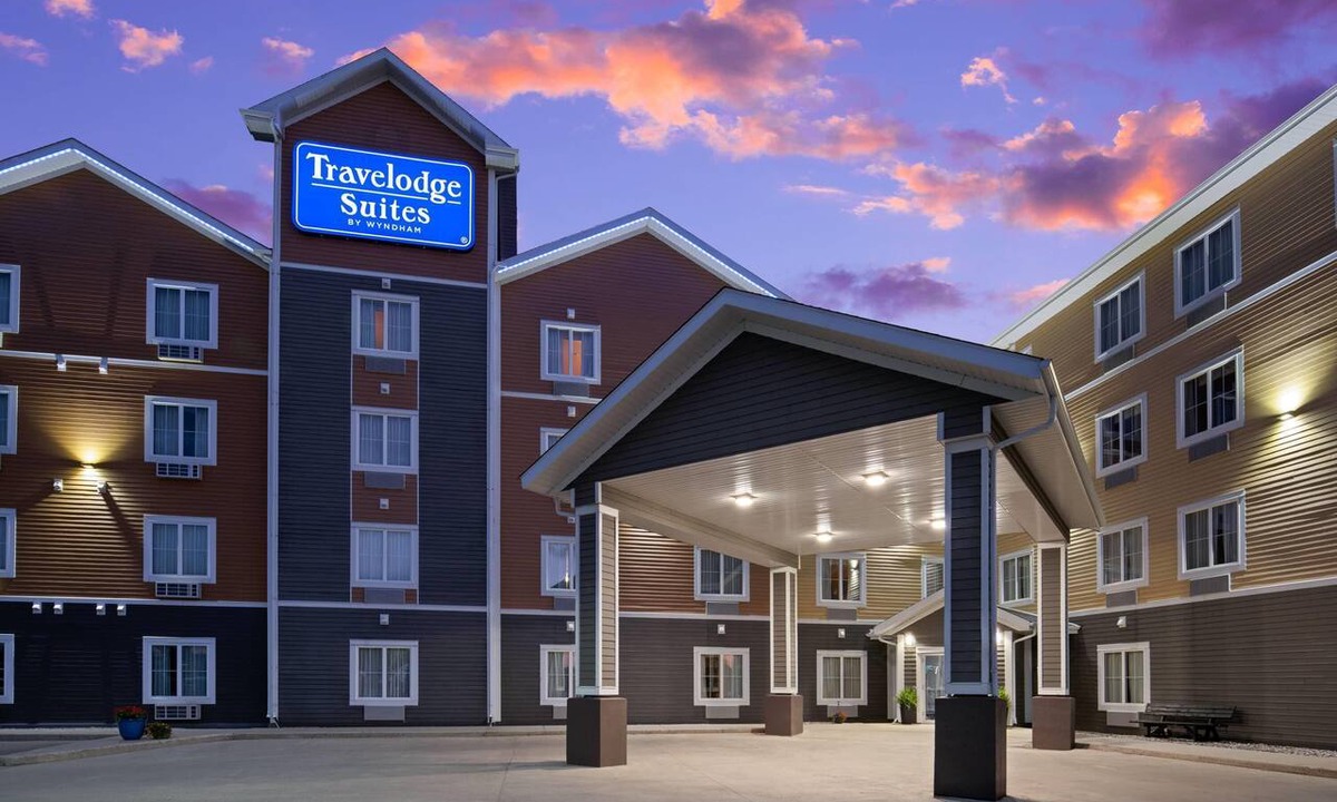 Estevan Hotel | Travelodge Suites by Wyndham Estevan