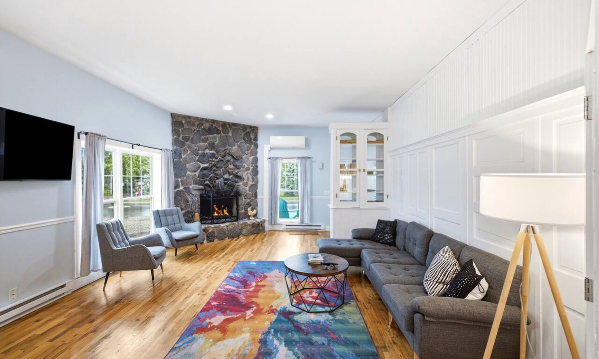 Union Pier Cottage | Union Pier Cottage Close To Everything! One Of Three Units!