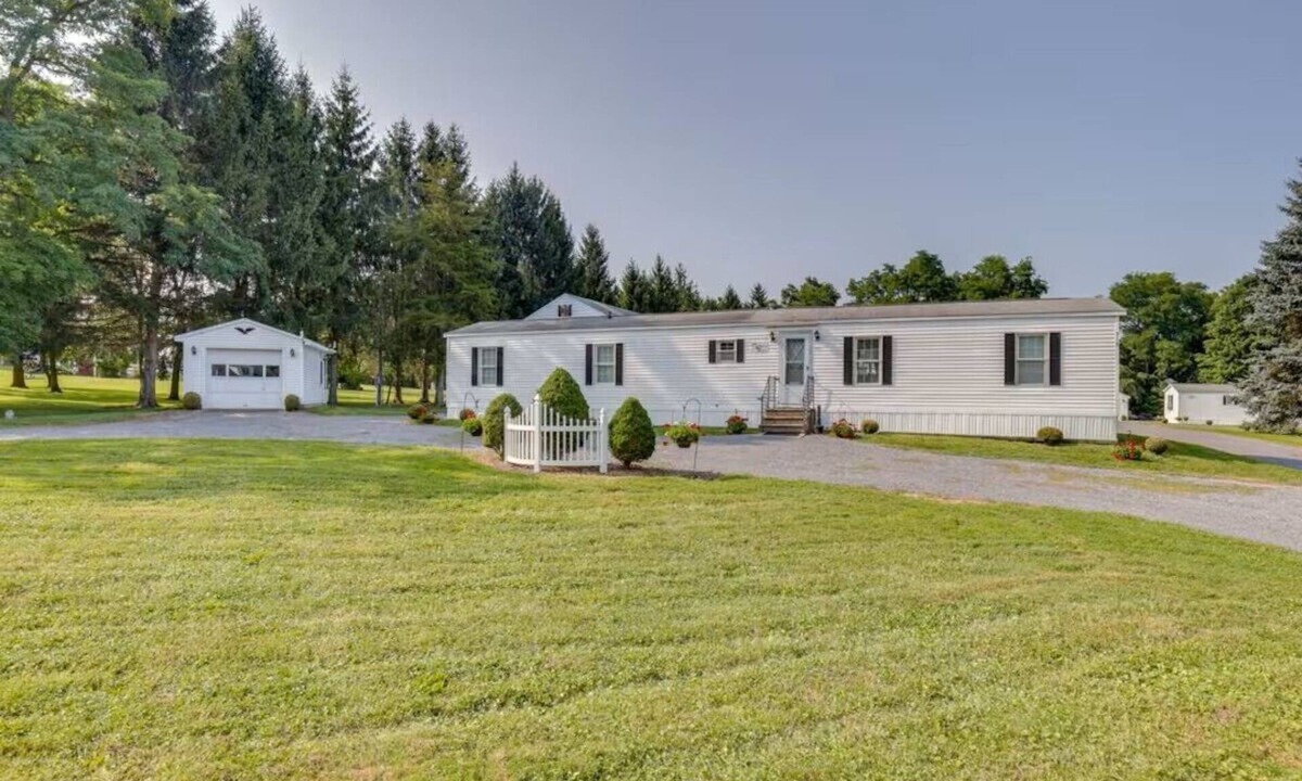 Lakemont House | Unwind in the heart of the FingerLakes