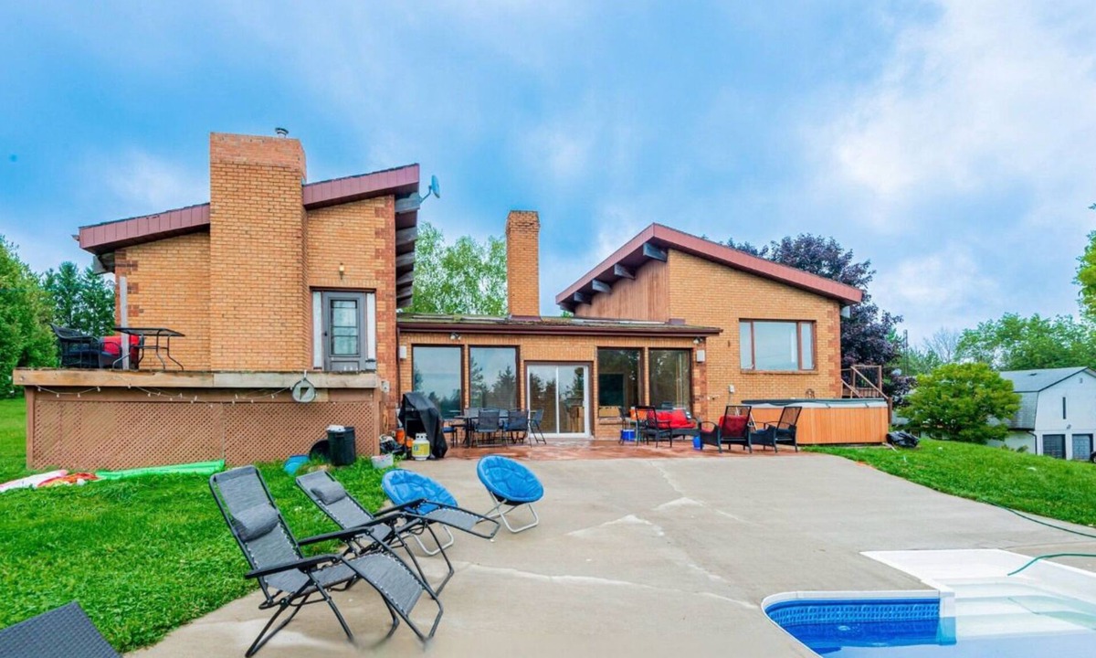 Uxbridge House | Uxbridge Grand Estate - Main House on 27 Acres