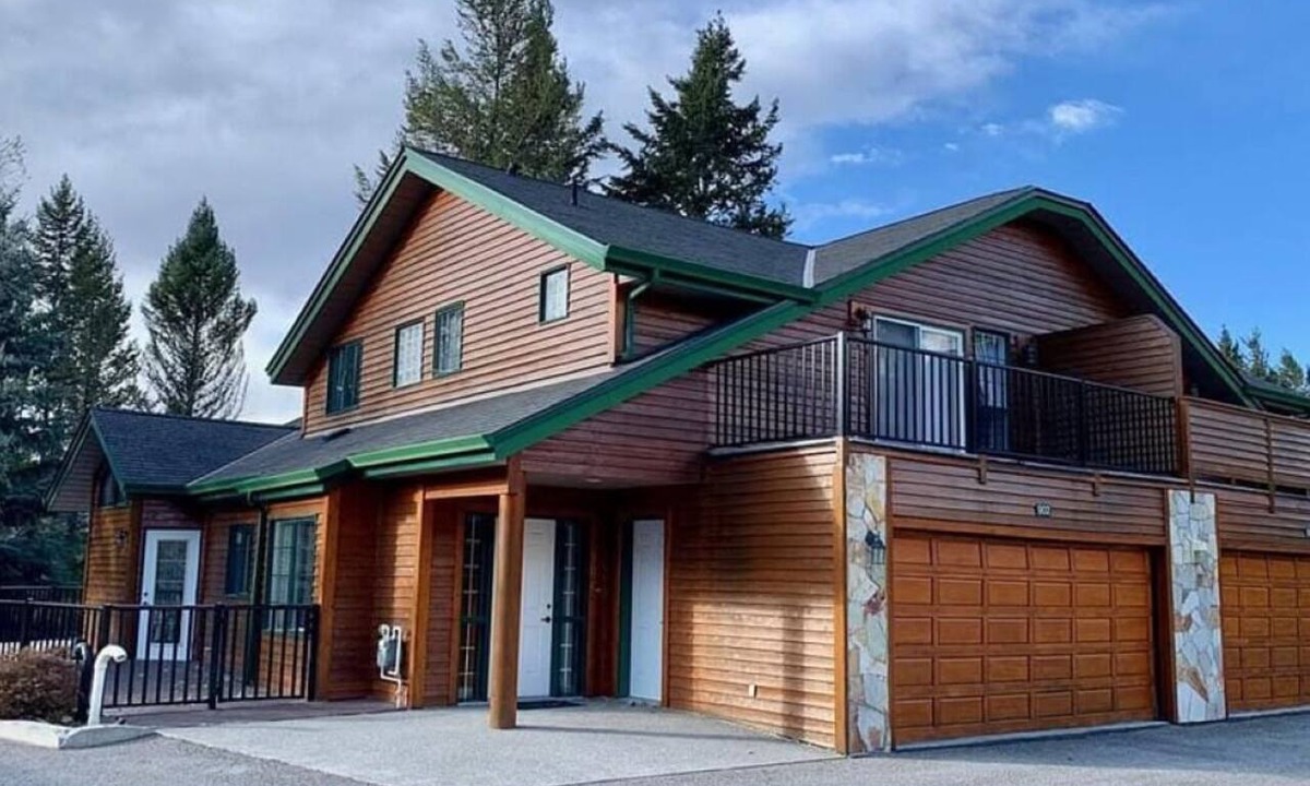 East Kootenay Condo | VACATION RENTAL in LUXURY CONDO in the heart of the ROCKY MOUNTAINS!