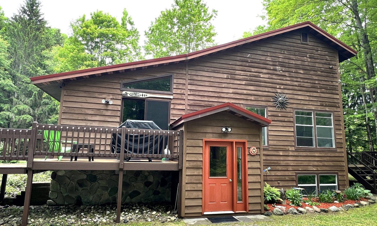 Thompsonville House | Vacation Home on the Betsie River