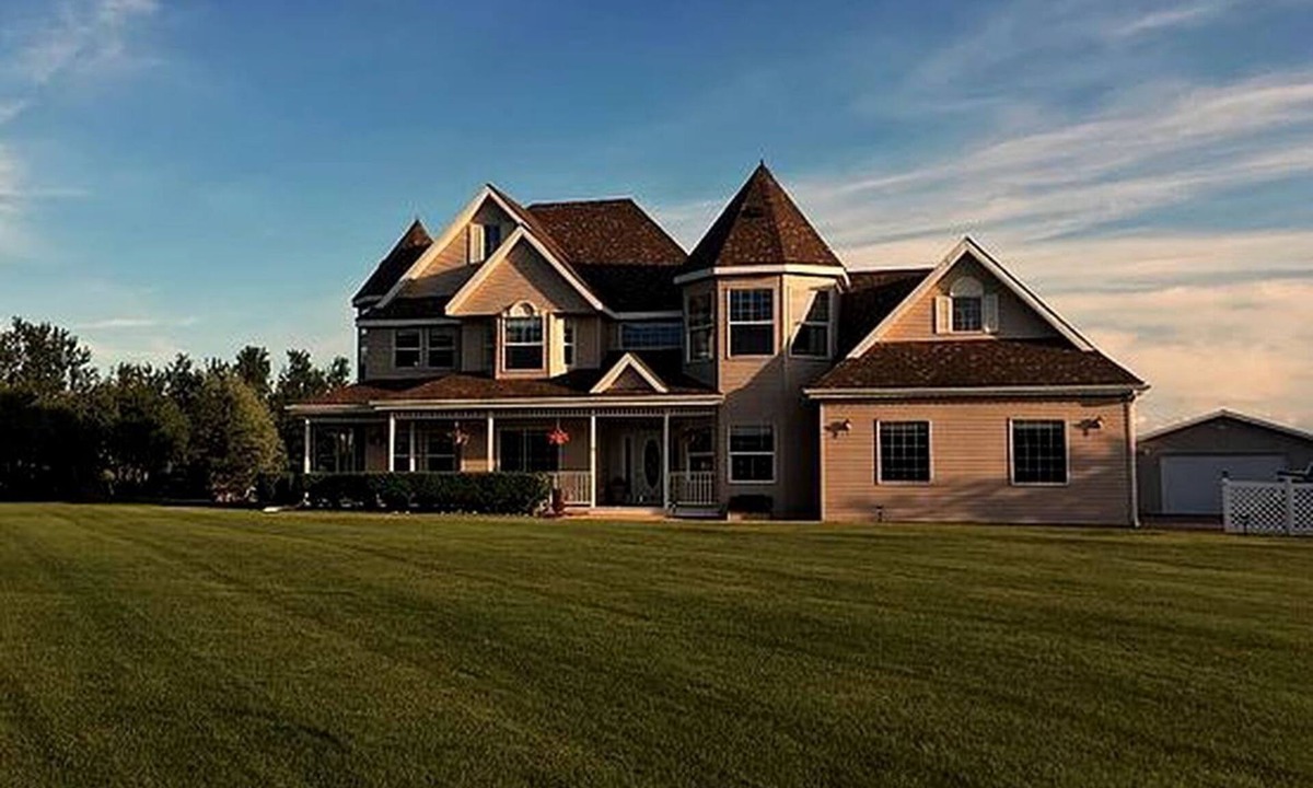 West Central Saskatchewan House | Vintage Room Rental in a Bed and Breakfast near Prince Albert National Park in Saskatchewan