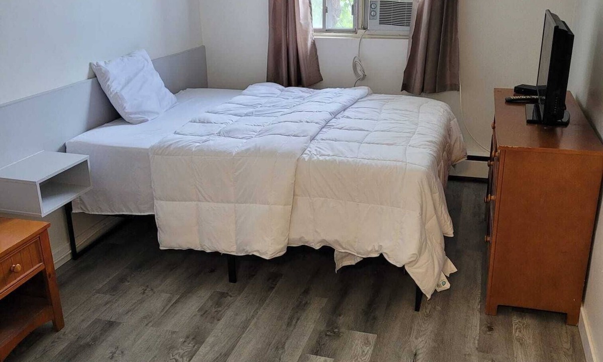 Neepawa Hotel | Vivian Motor Hotel