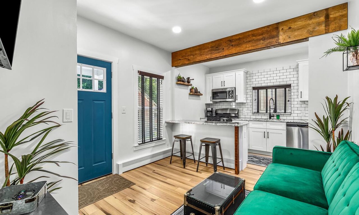 Holly Apartment | Walk to downtown Holly from this newly renovated historic apartment!