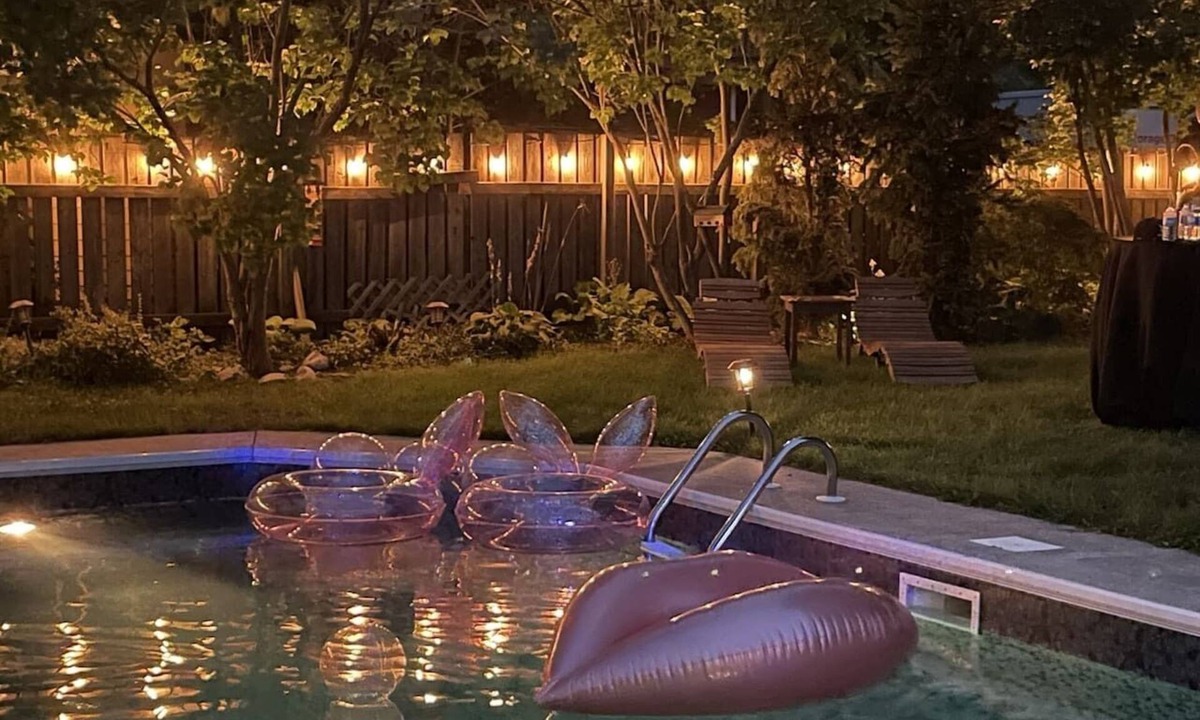 Kingsville House | Walk to Downtown | Saltwater Pool + 5BR Wine Retreat