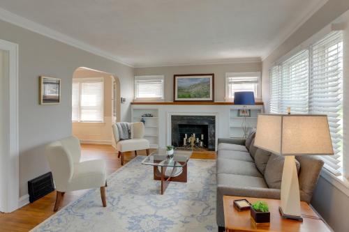 Avon Lake House | Walk to Lake Erie: Chic Home, Private Yard & Deck