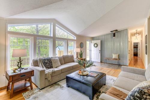 Loudonville House | Walk to River: Loudonville Retreat w/Hot Tub!