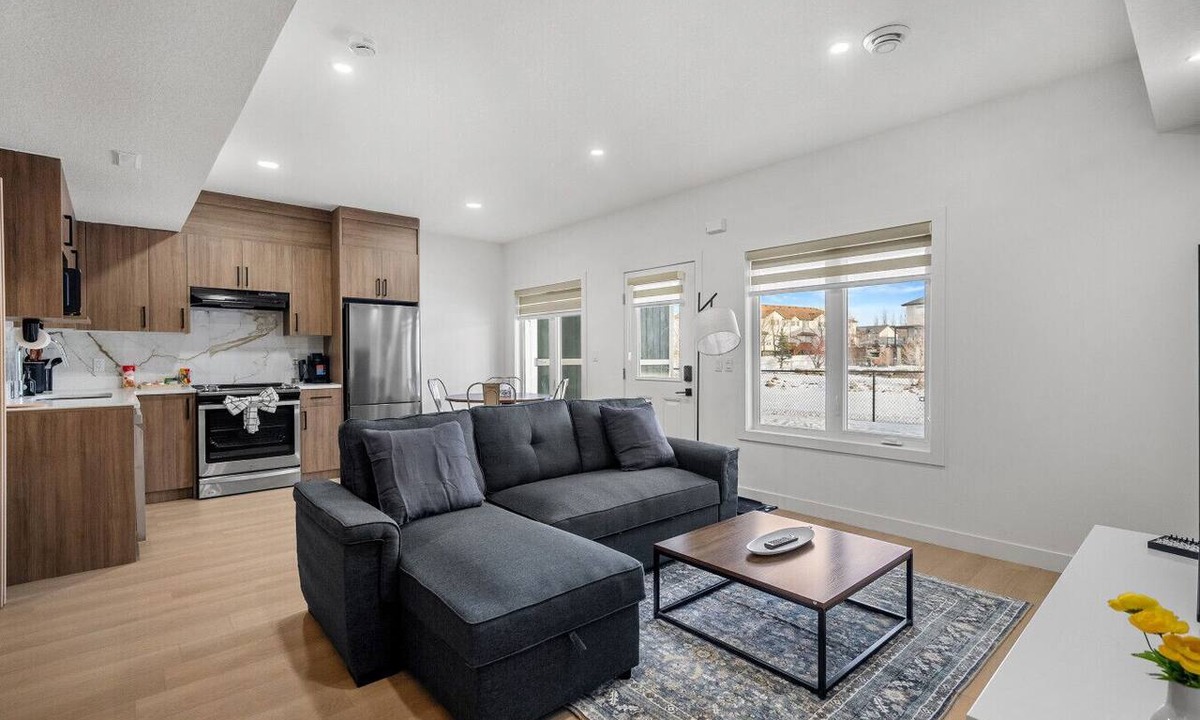 Airdrie Apartment | Waterfront 1BR Suite | Private & Modern | Queen Bed